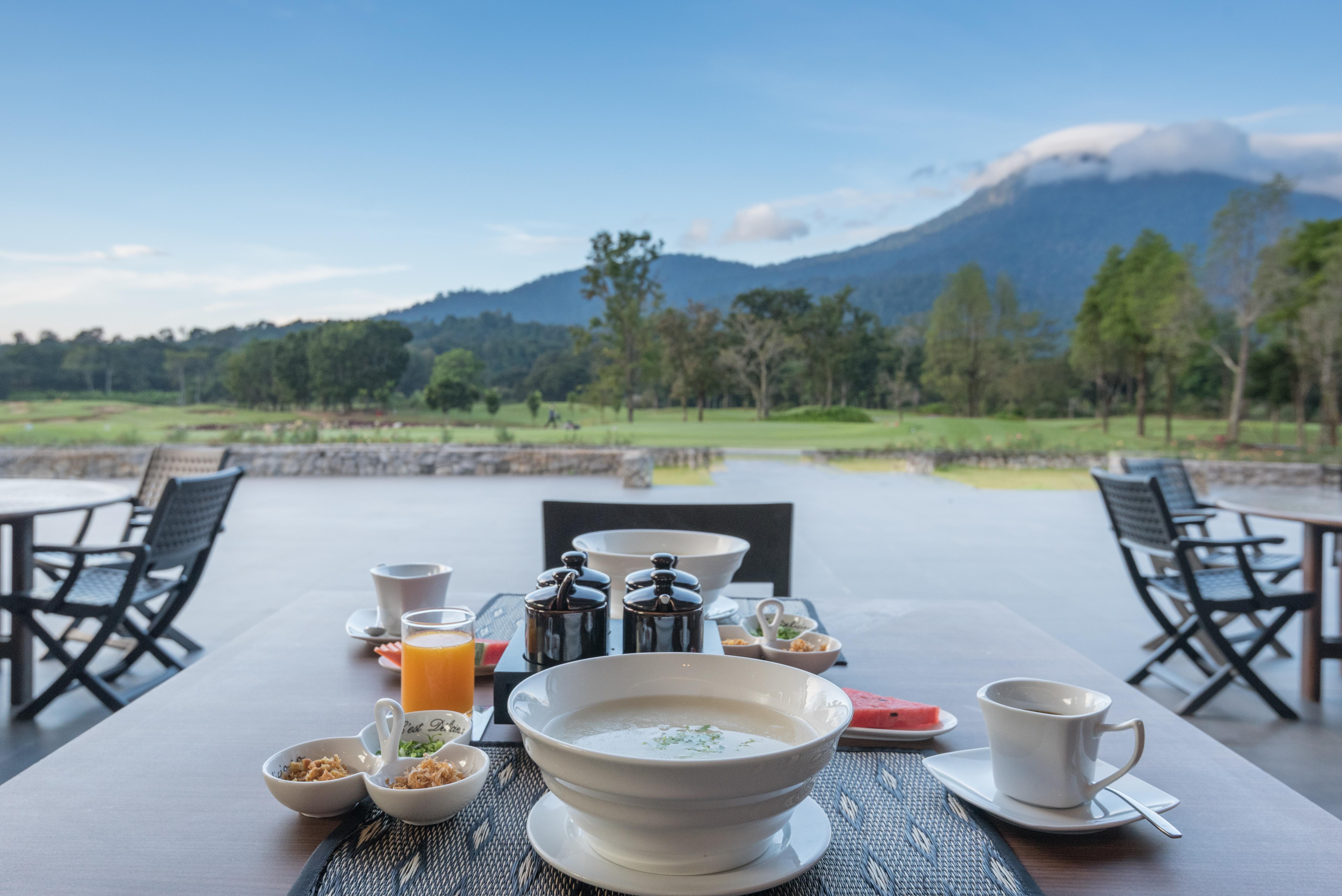Chatrium Golf Resort Soi Dao Chanthaburi Ban Thap Sai Exteriör bild