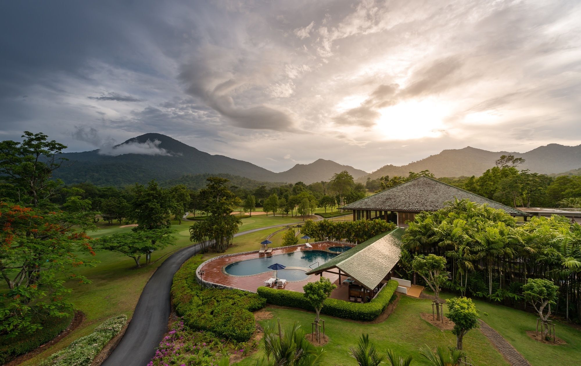 Chatrium Golf Resort Soi Dao Chanthaburi Ban Thap Sai Exteriör bild